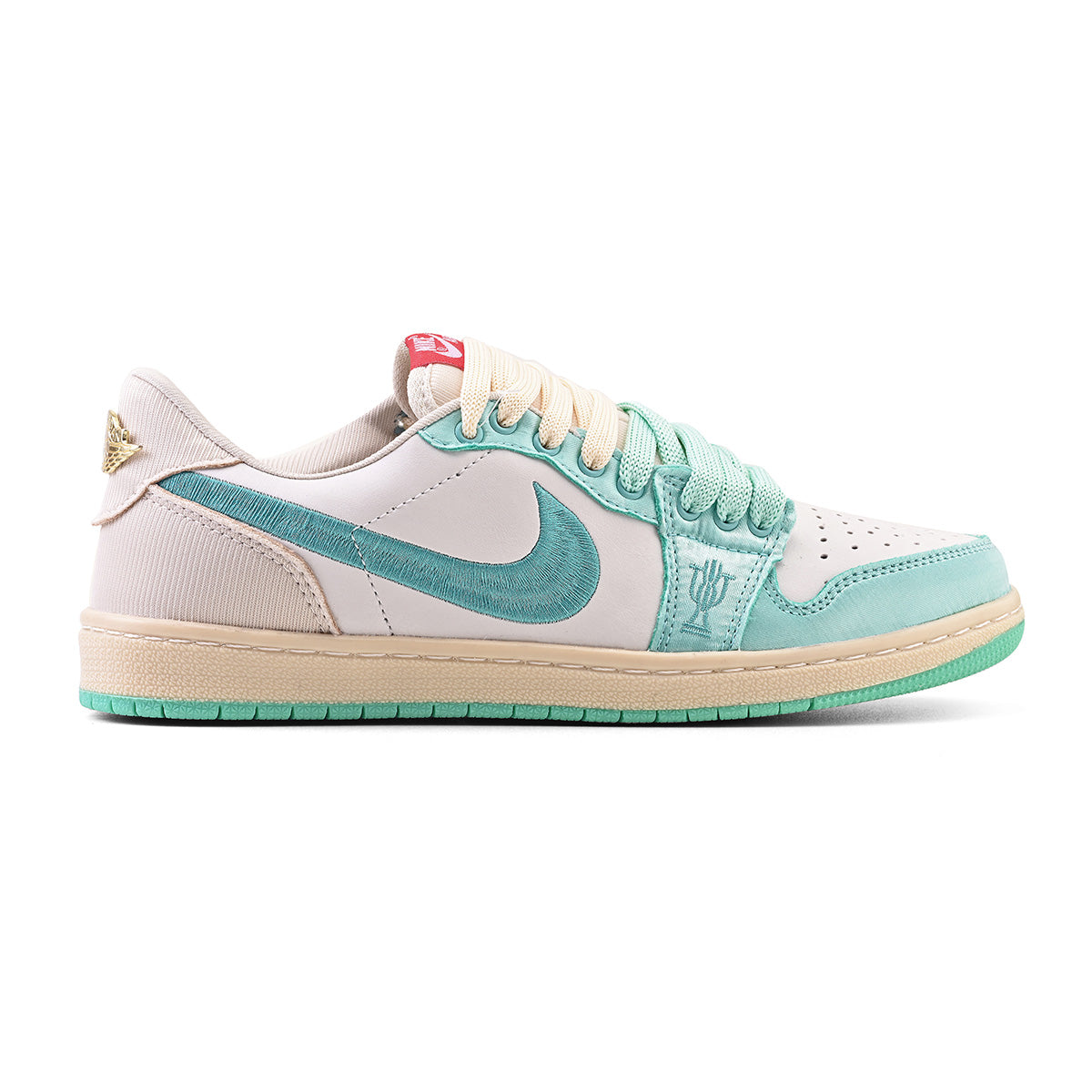 Tênis Nike Air Jordan 1 Retro Low OG Trophy Room Away
