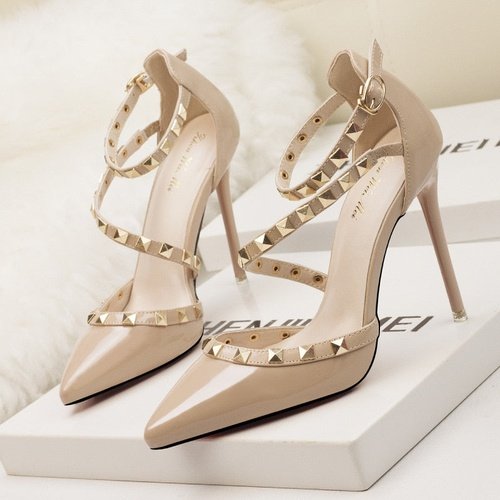 Sapato Scarpin Spike Elza